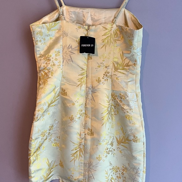 NWT| Jacquard yellow dress 👗 | Forever 21 Women’s Size_S

22 - Picture 6 of 15